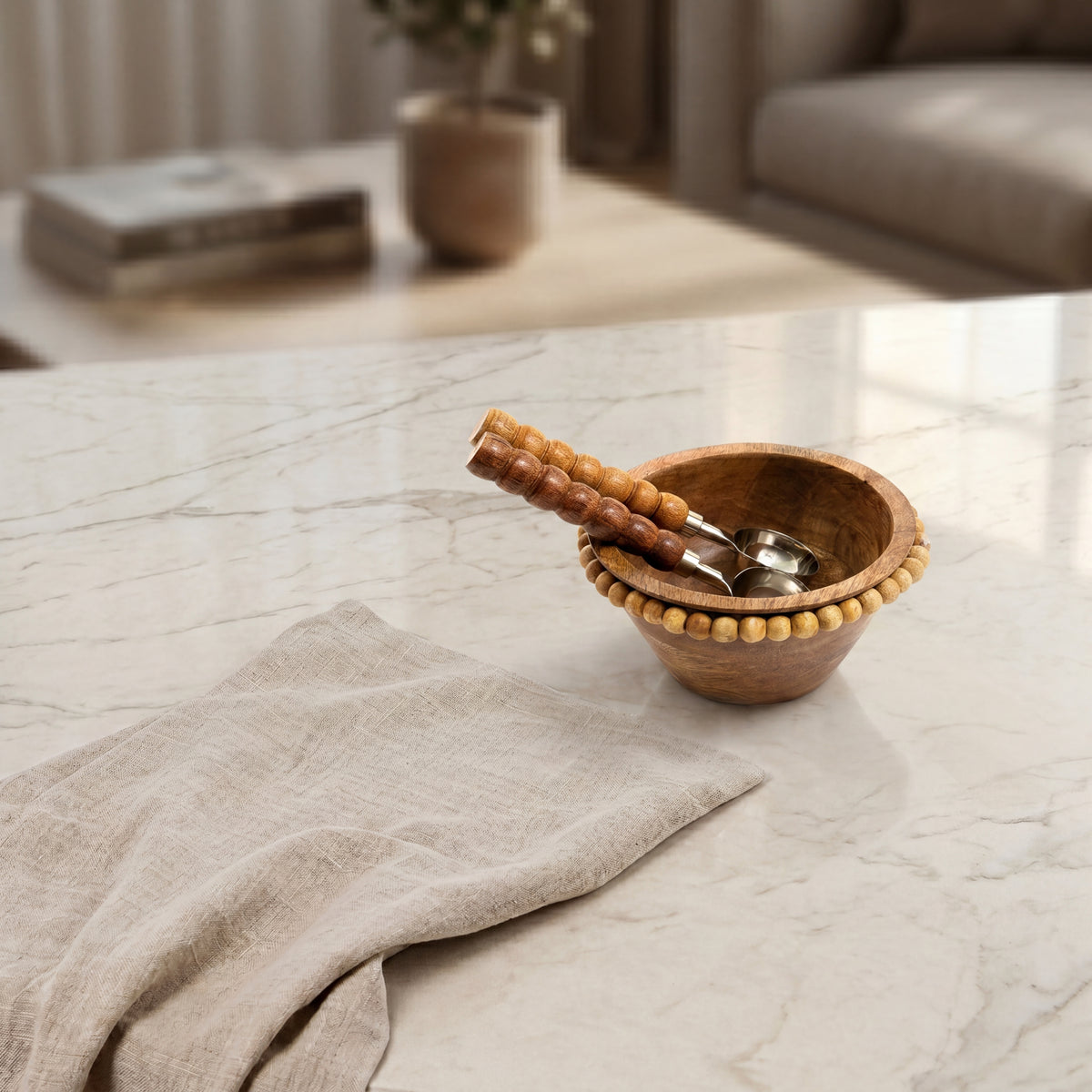Wooden bowl with 2 spoon