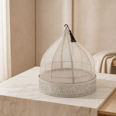 Linen cover with Arabian metal base
