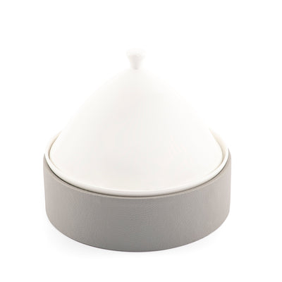 Ceramic plate with leather base